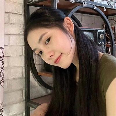 玉米上的麻雀 海报